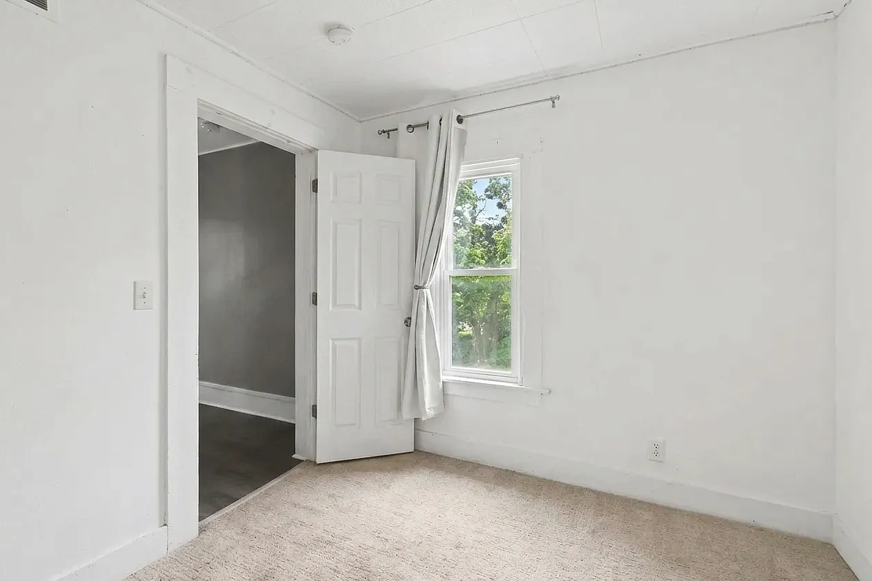 2 bed, 1920 sqft, $1,250 — Photo 3