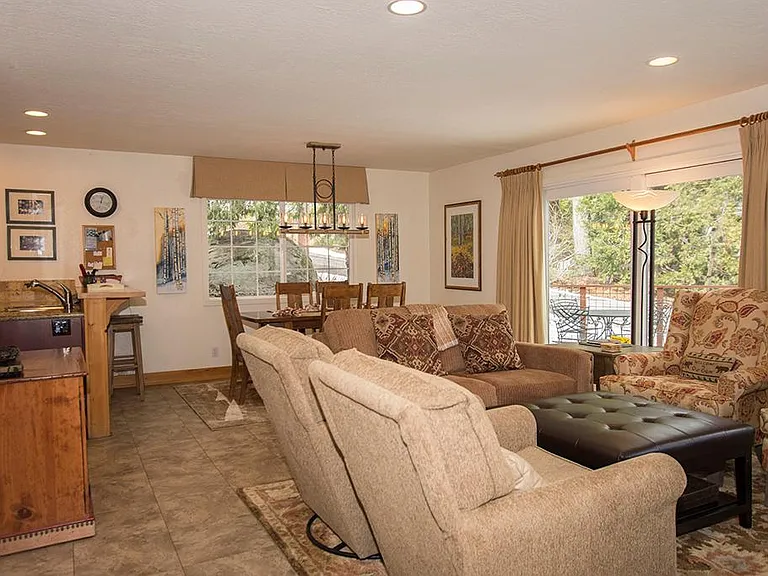 395 Elizabeth Dr — Photo 5