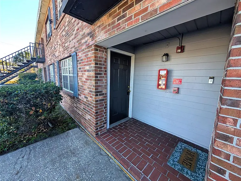 6415 S Roberts Ave #105 — Photo 3