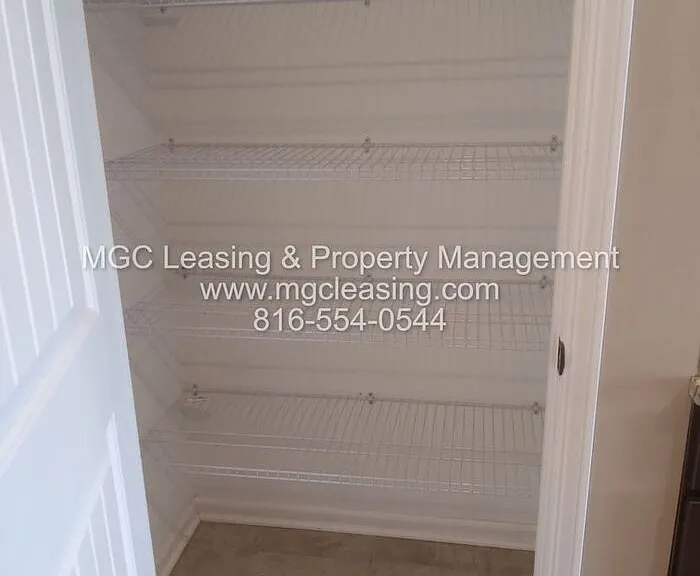 9444 N Baltimore Ave — Photo 7