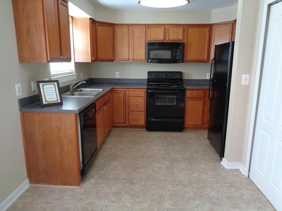 1st image of 1809 English Ct
