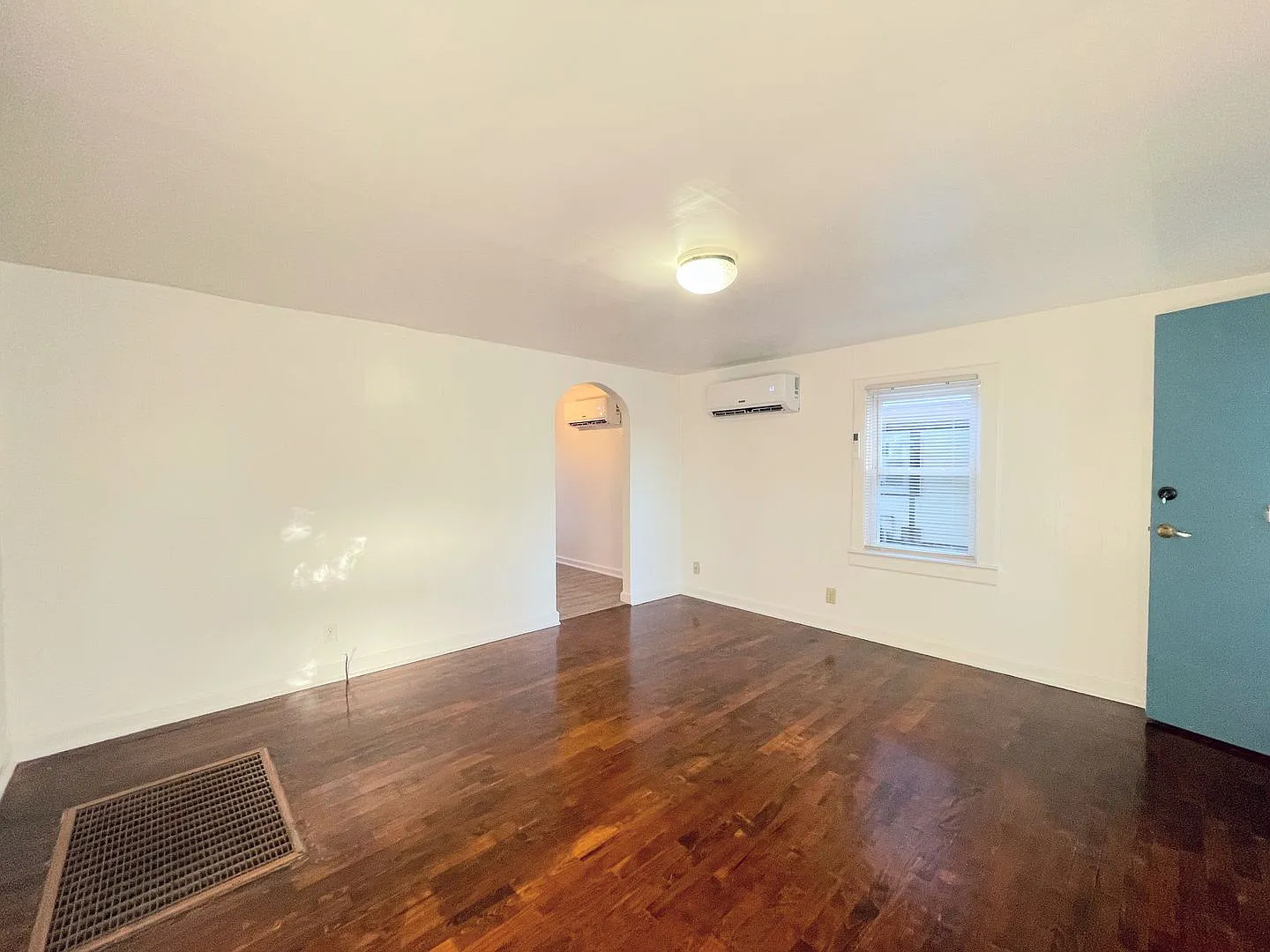 Remodeled 1 bedroom home — Photo 3