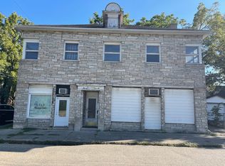 110 W Woodbury St #B, Danville, IL 61832