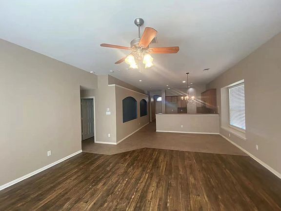 4th image of 2363 Stuttgart Dr