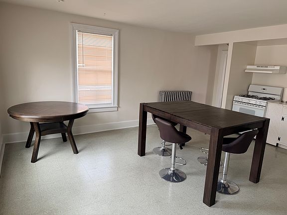 5th image of 803 Main St #1