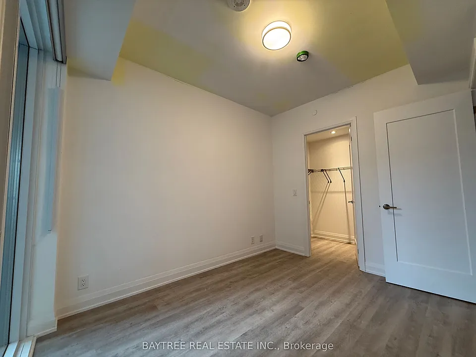 65 Broadway Ave #902