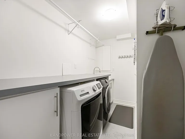 48 Marowyne Dr — Photo 22