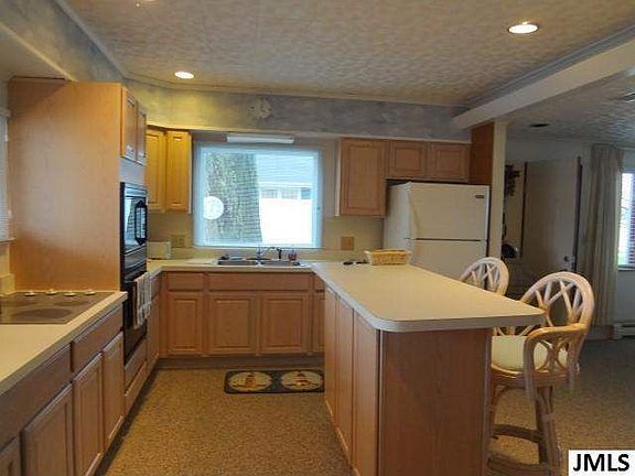 4th image of 1232 Shoreline Dr