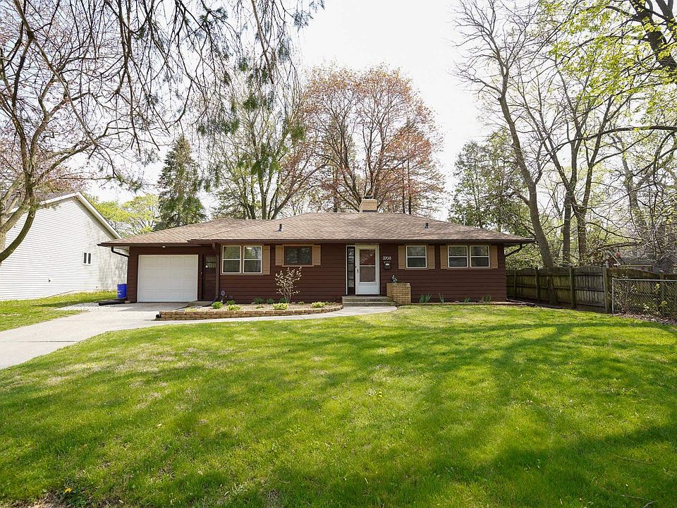 1st image of 3703 Dempster Ave