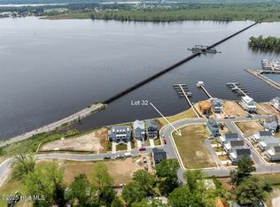 610 Front St, Washington, NC 27889