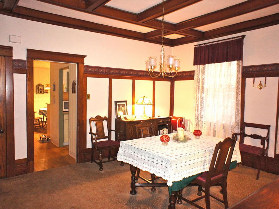 Dining area 229