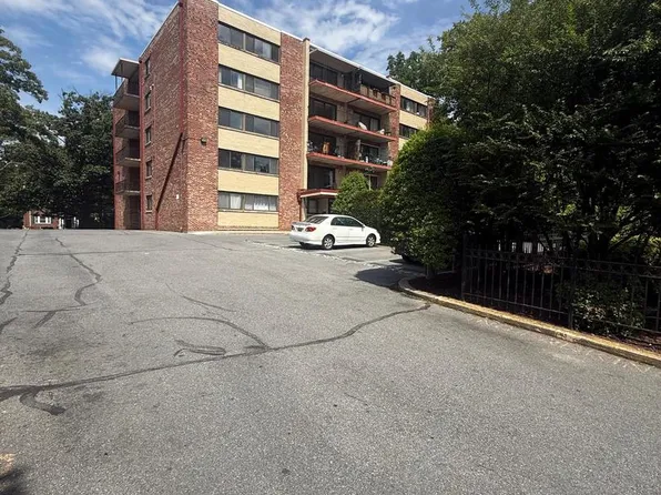 8308 Flower Ave APT 401, Takoma Park, MD 20912