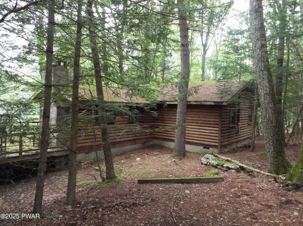 132 Lake Shore Rd, Shohola, PA 18458