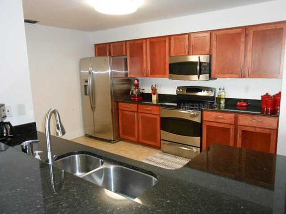 3rd image of 1108 N Franklin St Unit 507