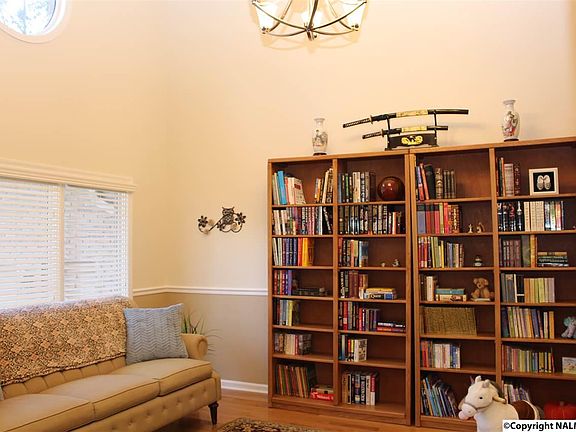 5th image of 1703 Pinewood Dr NW