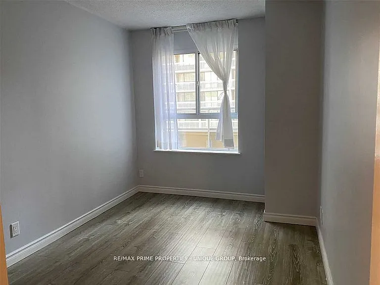 44 Gerrard St W #606 — Photo 7