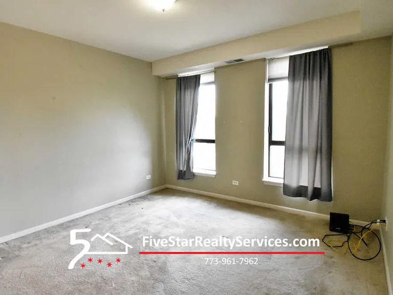 343 W Old Town Ct #409 — Photo 5
