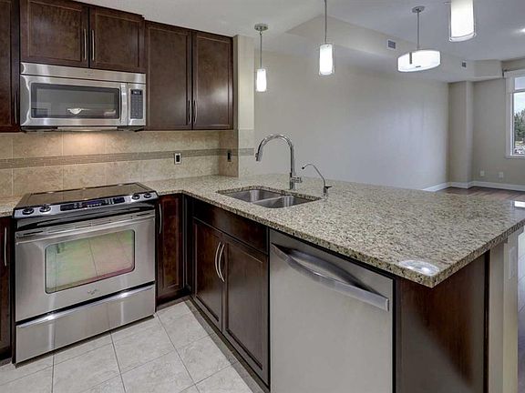 4th image of 16 SE Varsity Estates Cir NW #206