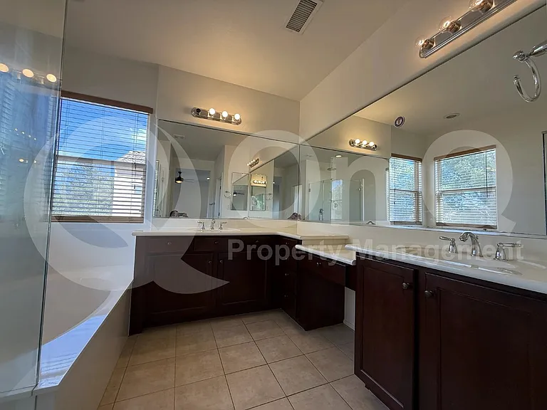 1104 E Gail Dr — Photo 19