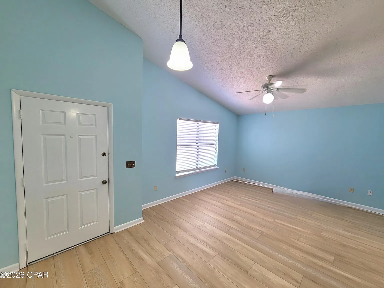 1 bed, 1.0 bath, 788 sqft, $1,400 — Photo 2
