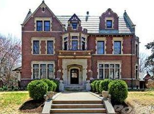 18 Washington Ter, Saint Louis, MO 63112