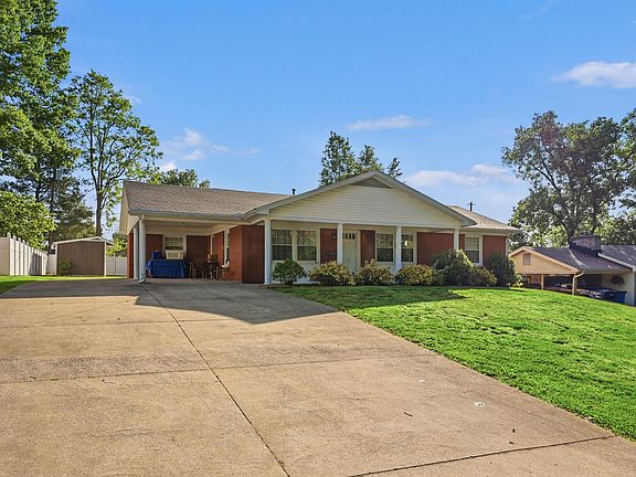 2nd image of 115 Park Ln