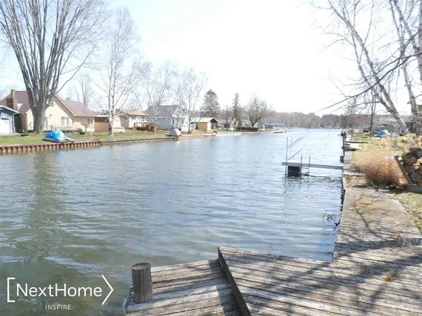 Bayou Dr, Lake, MI 48632