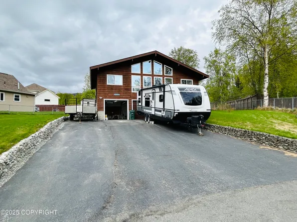 17151 Vanover Cir, Eagle River, AK 99577