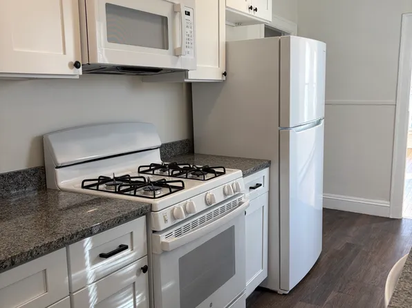 42 Preston St APT 6, Danvers, MA 01923