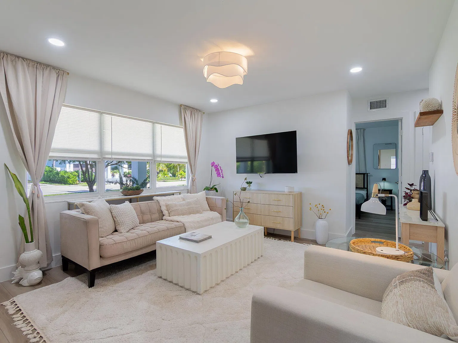 3 bed, 2.0 bath, 1554 sqft, $2,800 — Photo 4