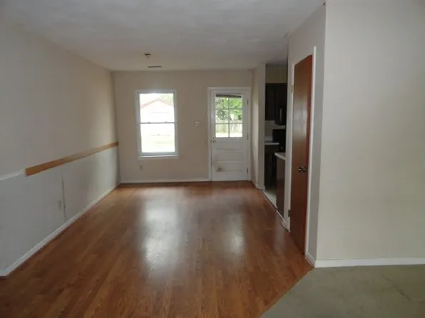 3734 Burr Ln, Portsmouth, VA 23703