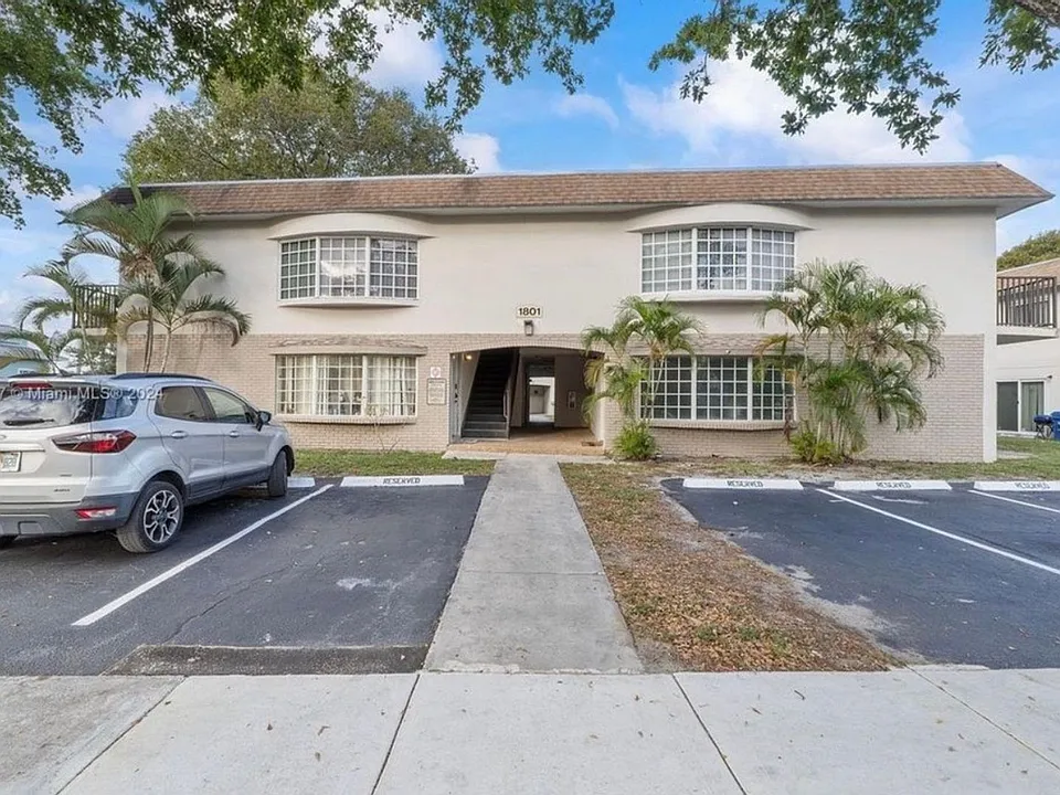 1801 NW 54th Ter #4