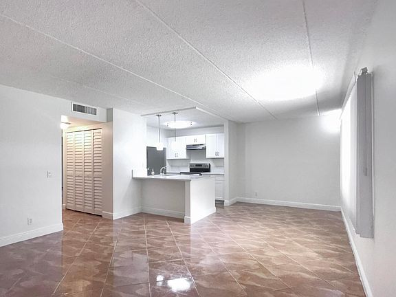 3rd image of 604 Meadows Circle #604