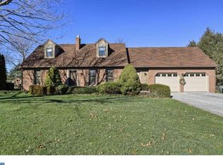 7 Gary Dr, Lancaster, PA