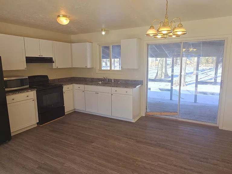39 Mountain Dr — Photo 4