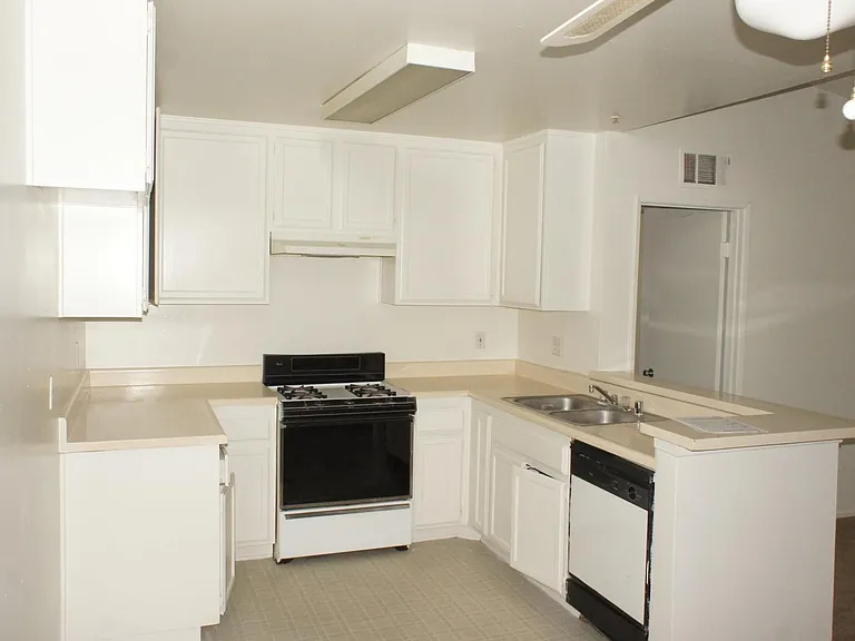 410 S Clementine St #106 — Photo 19