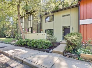 2320 Emerald Heights Ct, Reston, VA 20191