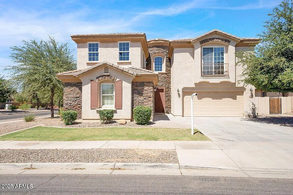 5 bed, 4602 sqft, $4,100 — Photo 2