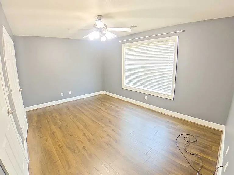 225 Walters Dr — Photo 8