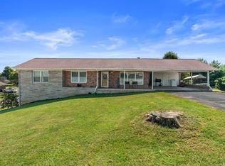 403 Holston Dr, Glade Spring, VA 24340