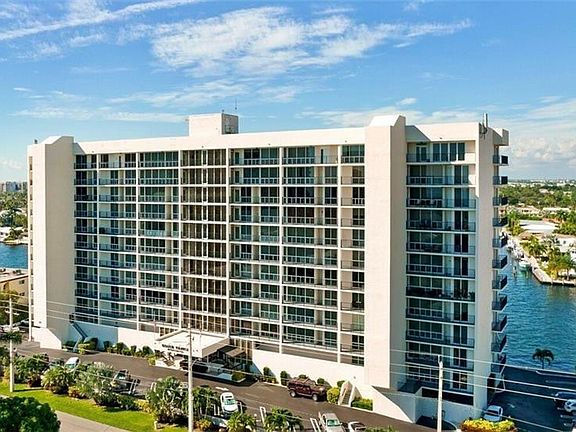 4th image of 521 N Riverside Drive #602