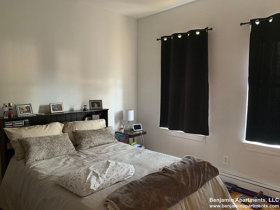 2nd image of 96 Linden St APT 3B