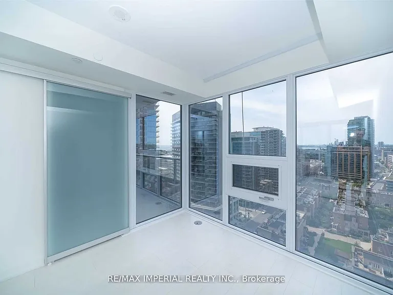 19 Western Battery Rd #2211 — Photo 16