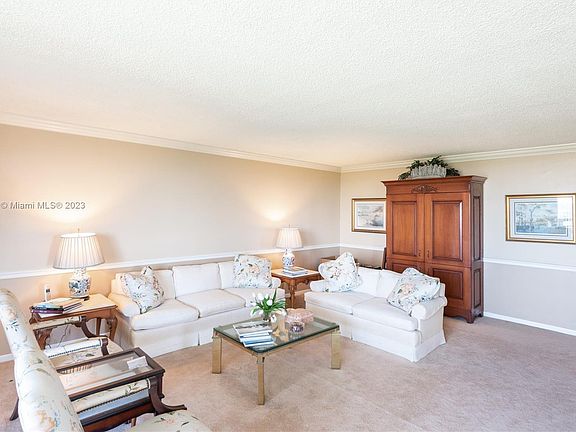 4th image of 720 Coral Way APT 12A