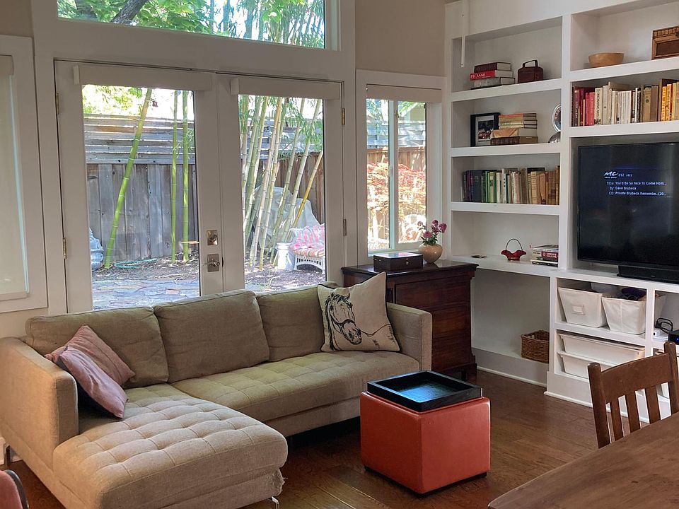 1st image of 40 Bradley Ave