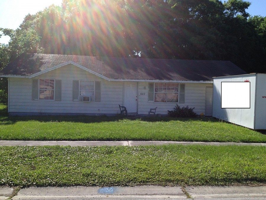 1st image of 607 Bethune Dr