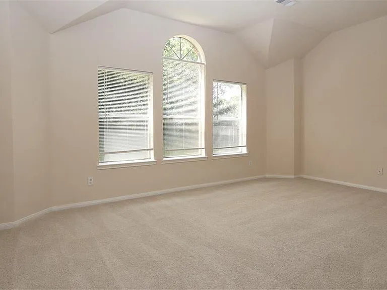 7902 Belterraza Ct — Photo 5