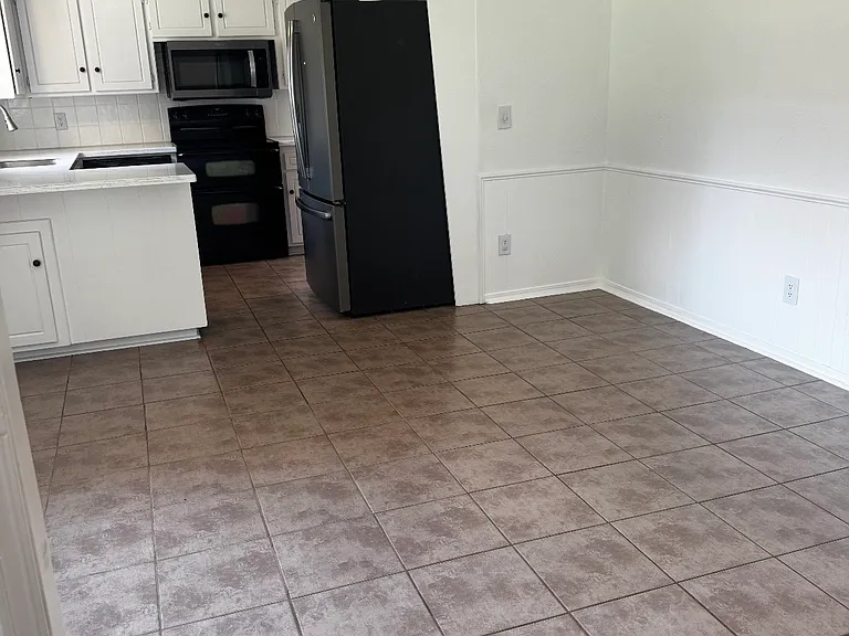 10416 Dover Dr — Photo 7