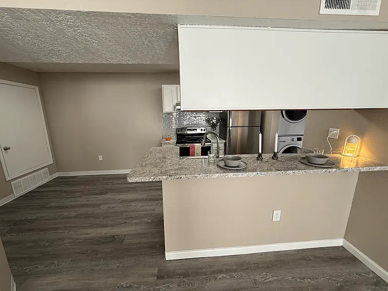 Vista Del Sol Apartments — Photo 43