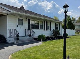 5 Pulaski Rd, Fishkill, NY 12524